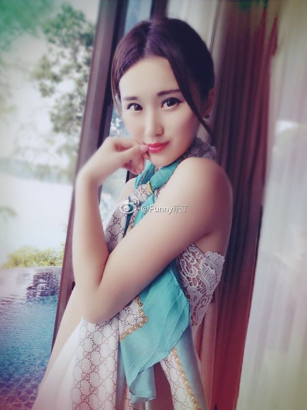 性感模特儿丁晓宜Cindy微私拍写真