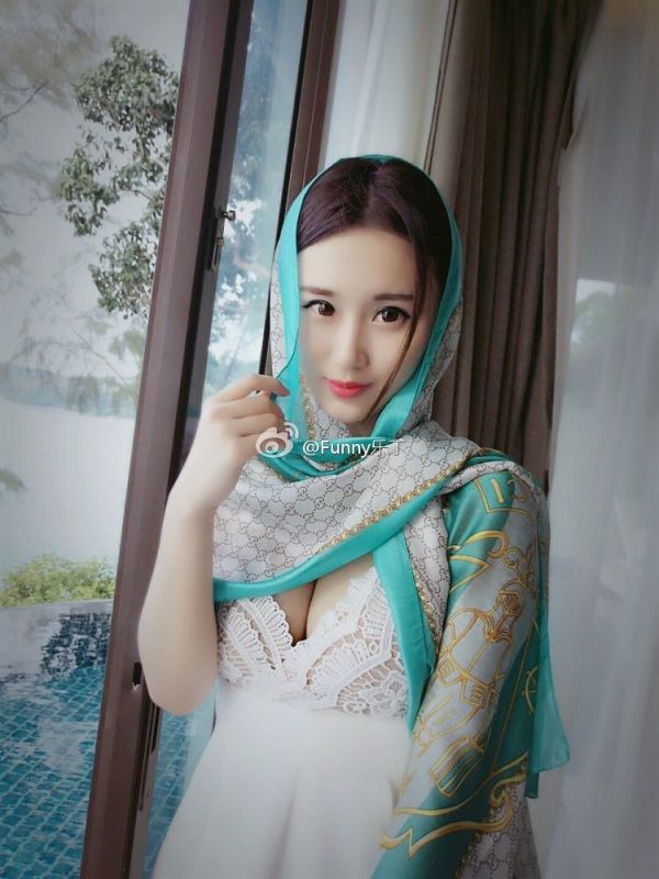 性感模特儿丁晓宜Cindy微私拍写真