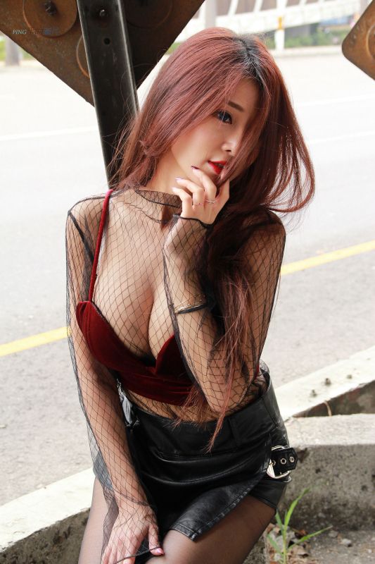 安希希-黑丝白裙赏写真图片