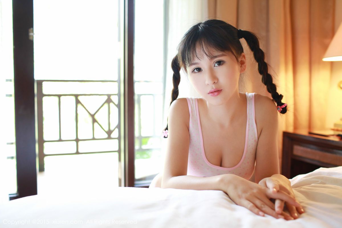 清纯可爱女生唐雨辰TYC床上大秀迷人乳沟照