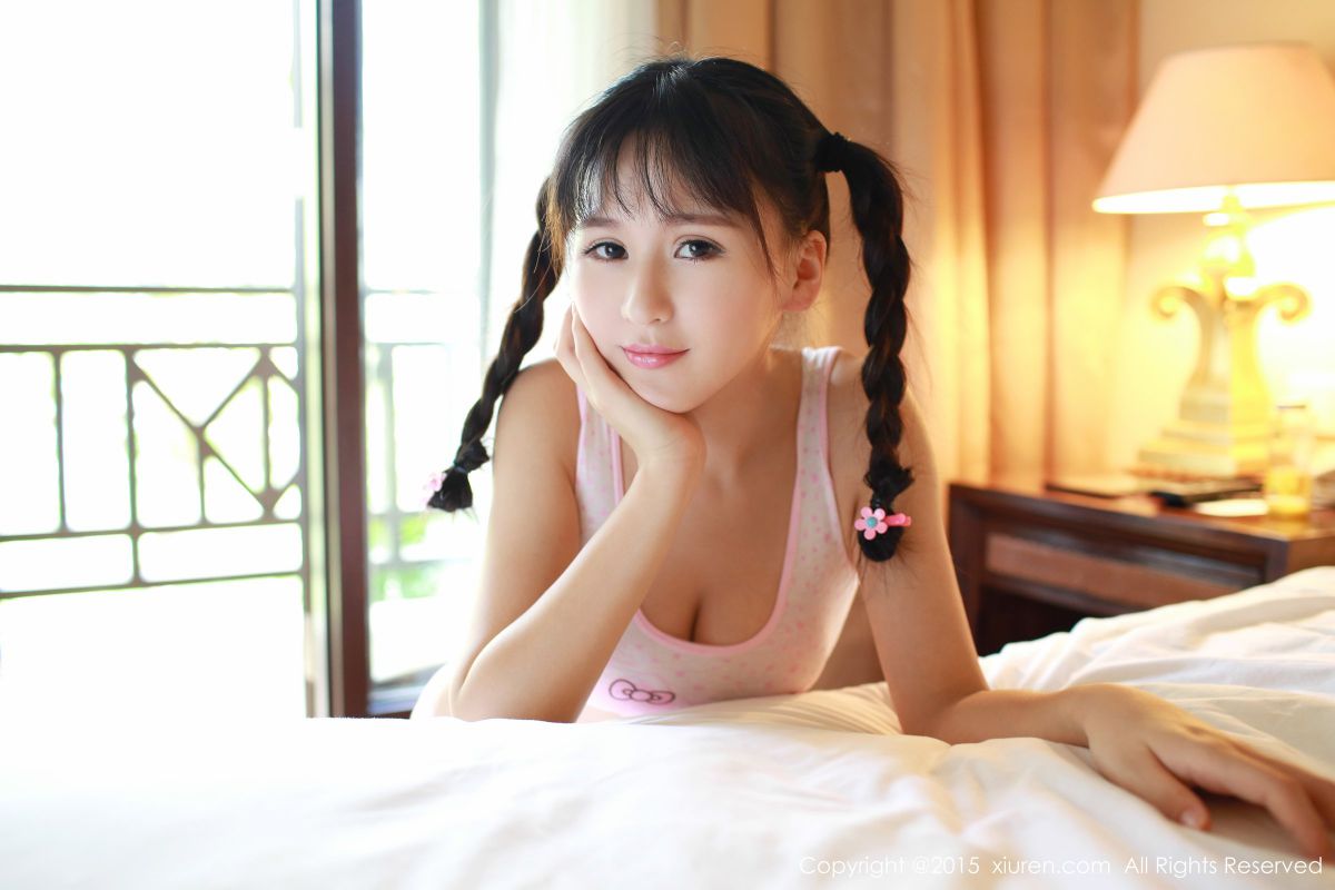 清纯可爱女生唐雨辰TYC床上大秀迷人乳沟照