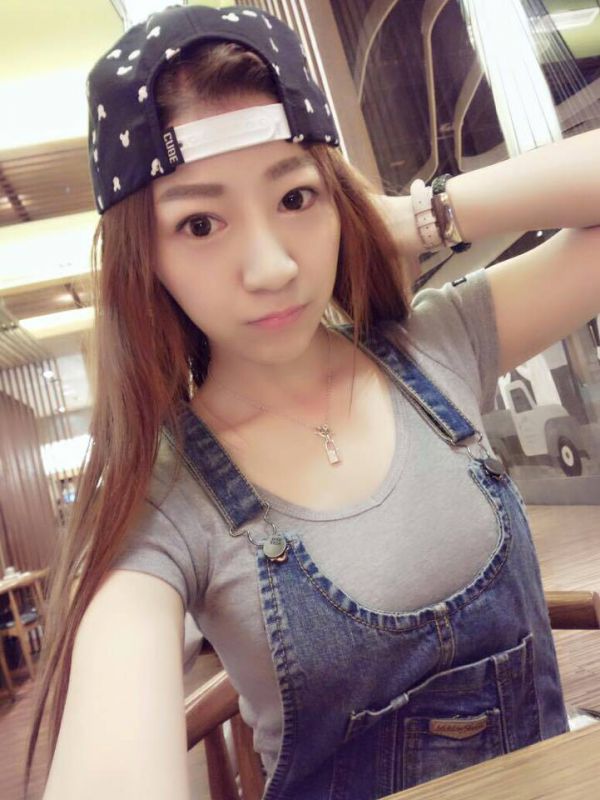台湾美女模特恩齐儿恩绮儿自拍写真