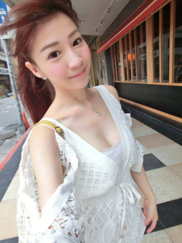 台湾美女模特恩齐儿恩绮儿自拍写真